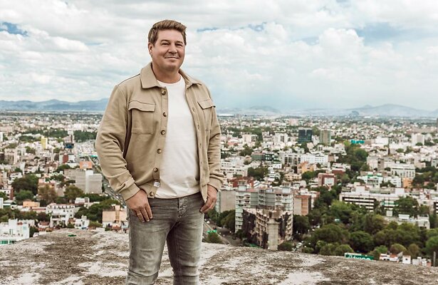 Presentator Martijn Krabbé.