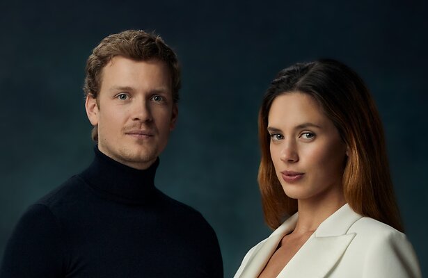 Martijn Lakemeier (Willem-Alexander) & Delfina Chaves (Máxima)
