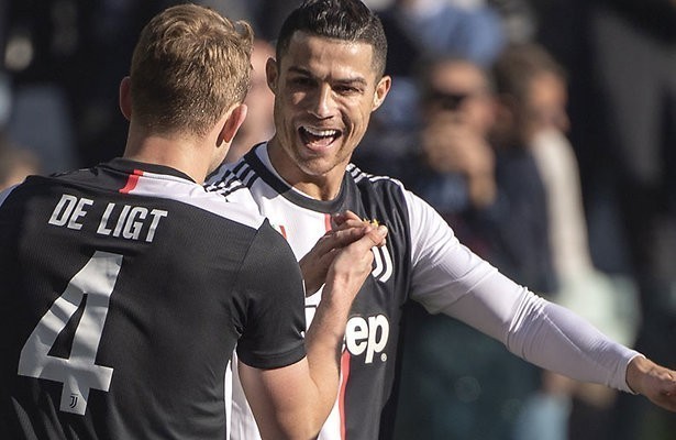 Matthijs en Ronaldo tegen Lyon