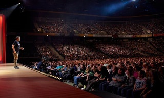 Martin Rütter live! Der will nur spielen