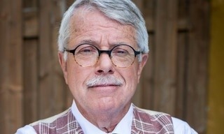 Mr. Frank Visser doet uitspraak