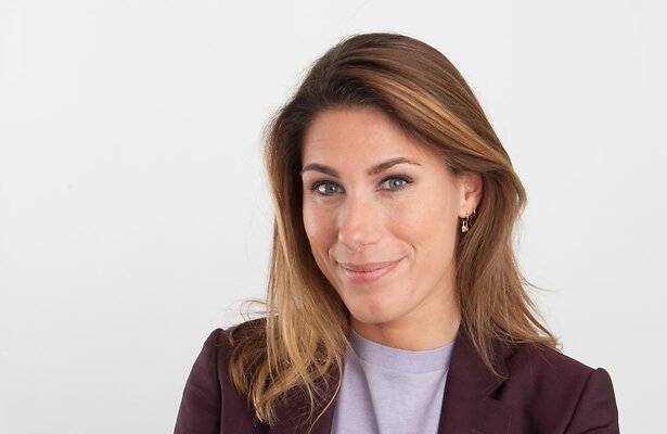 Malou Petter doet verslag van Zomercarnaval