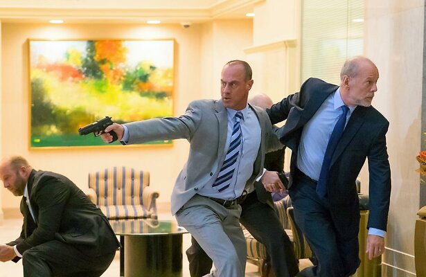 Christopher Melloni & Bruce Willis in Marauders