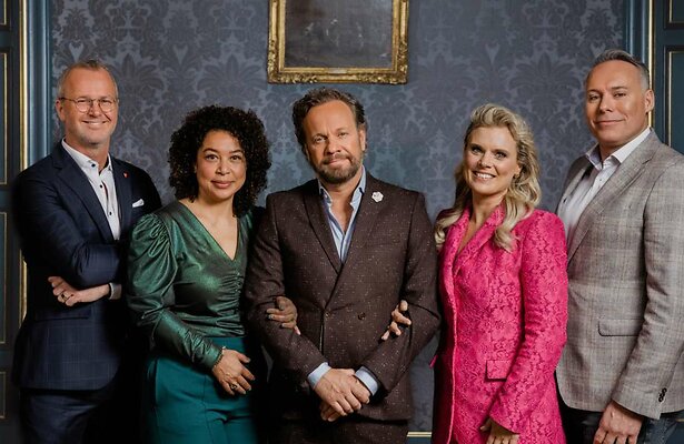 Experts met presentator Carlo Boszhard in Married at First Sight