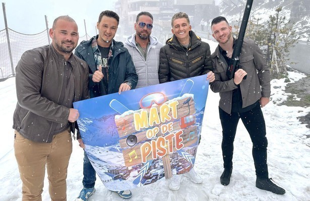 Mart Hoogkamer en gasten Mart op de Piste