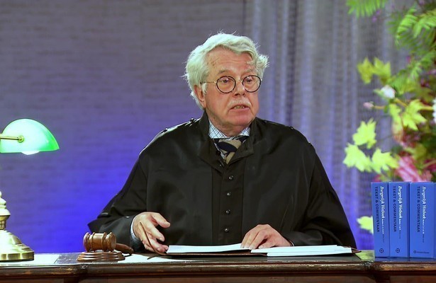 Mr. Frank Visser Doet Uitspraak