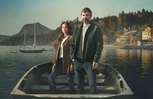 Rossif Sutherland en Kristin Kreuk in Murder in a Small Town