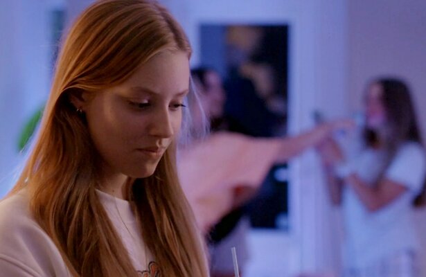 Noa Jacobus als Nola in GTST