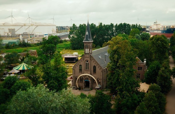 Still uit NPO Doc: Ruigoord - Een Kosmisch Lek