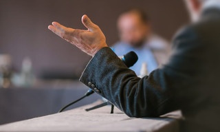 Opinions, Les Engagés