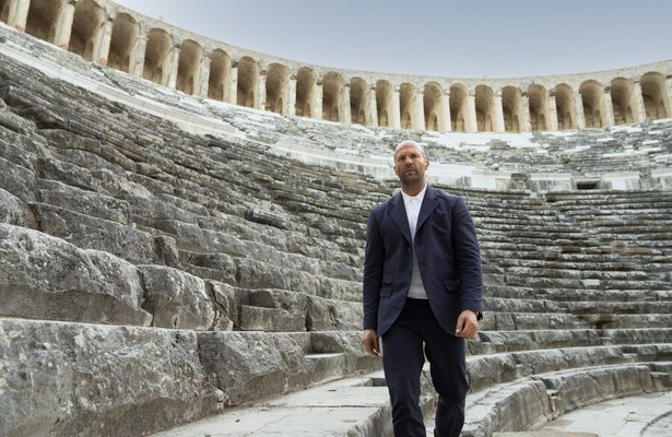 Jason Statham in Operation Fortune: Ruse de Guerre