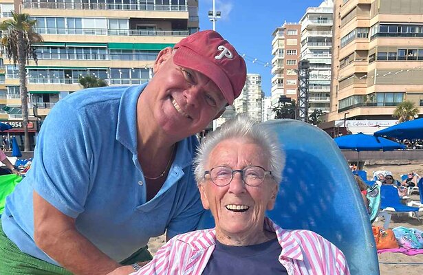 Paul de Leeuw met Nel in Een Vergetelijk Mooie Reis