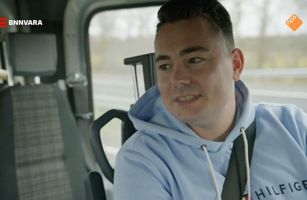 Roy in het programma Over Mijn Lijk.