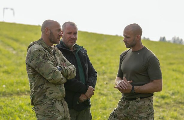 Ray Klaasens, Dai Carter en Jeroen van Koningsbrugge voor Kamp Van Koningsbrugge