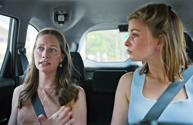 Welmoed Sijtsma met Yvonne voor Redding na de Ramp