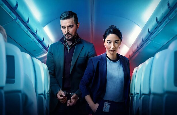 Richard Armitage en Jing Lusi in Red Eye