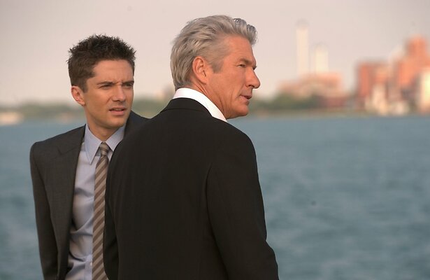 Topher Grace en Richard Gere in The Double