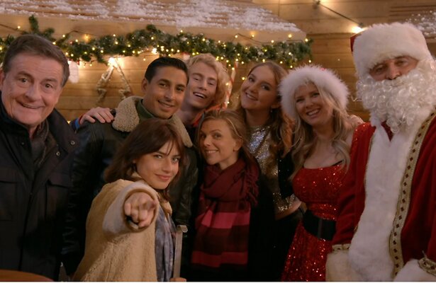 Luuk en Linda spelen Kerstman- en vrouw