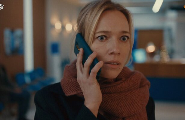 Linda (Jennifer Hoffman)