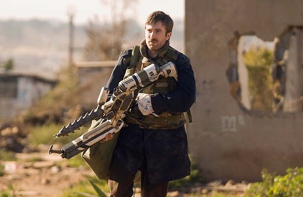 Sharlto Copley als Wikus van de Merwe in District 9