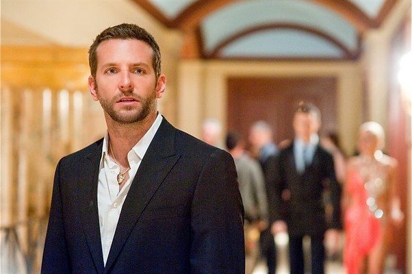Bradley Cooper in een vuilniszak
