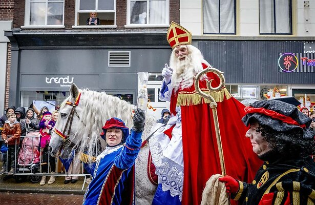 Sinterklaas komt aan in Gorinchem.
