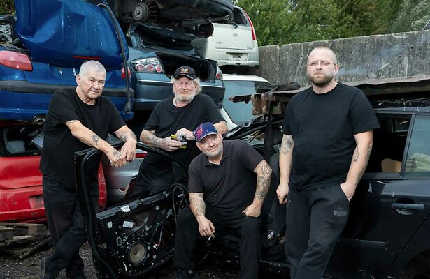 Bil Kaptein, huisvriend Pim, Paul Kaptein en diens zoon Pauk