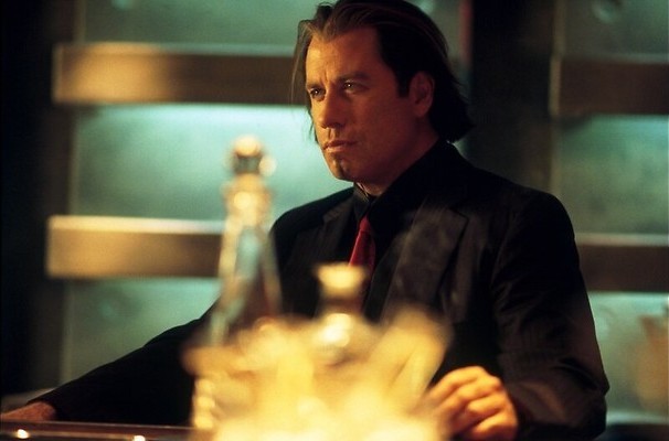 John Travolta huurt tophacker Hugh Jackman in