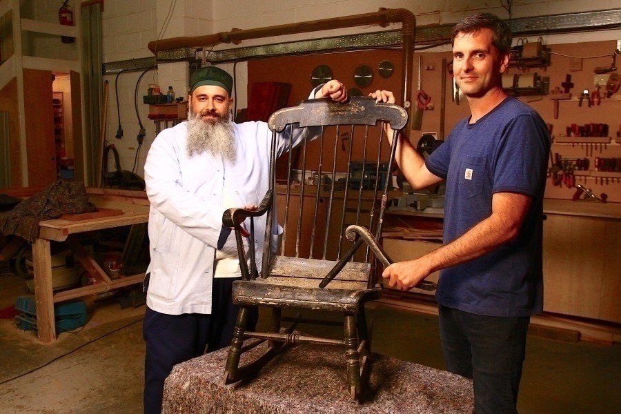 Salvage hunters: The restorers