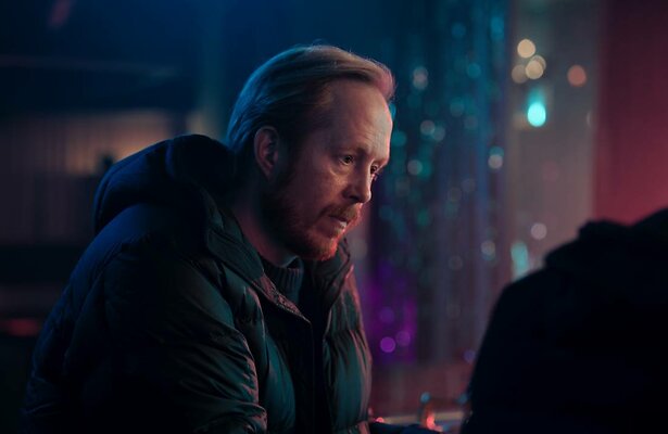 Robert de Hoog keert ook terug als Martin.