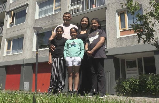 Steenrijk, Straatarm