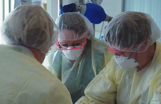 Een week tussen de coronapatiënten: een race tegen de klok