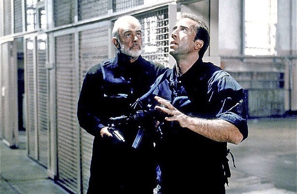 Nicolas Cage en Sean Connery redden toeristen