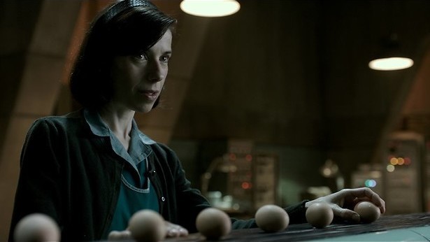 Sally Hawkins valt voor watermonster