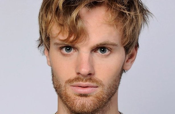 Tim Hofman praat met jongeren over schuld