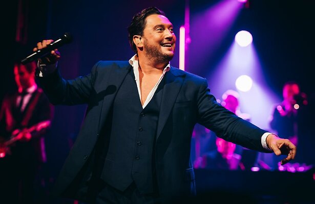 Tino Martin in Carré