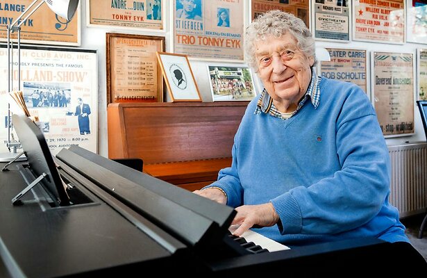 De componist en muzikant Tonny Eyk.