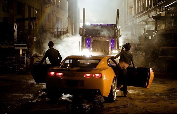 Shia LaBeouf koopt een bijzondere auto