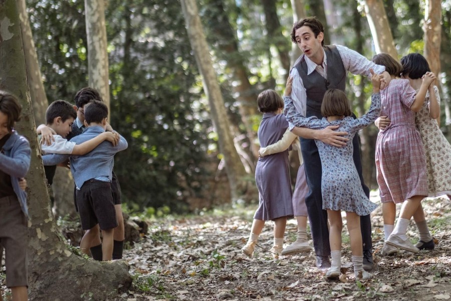 The Teacher Who Promised the Sea