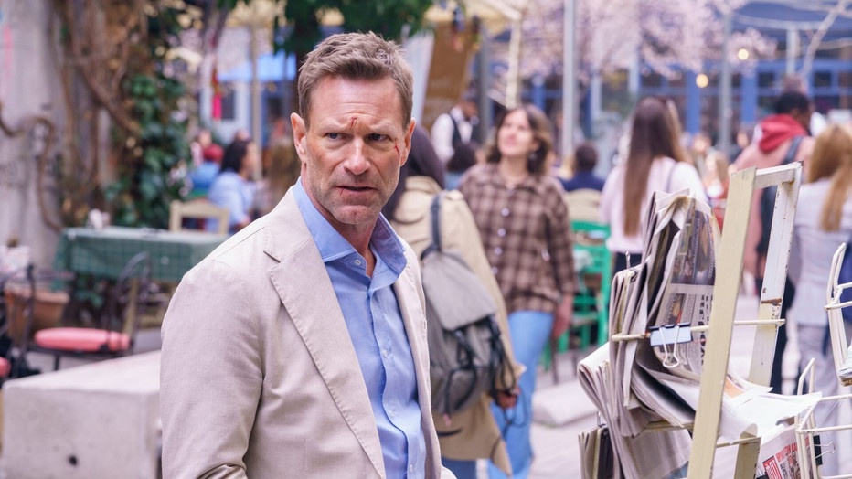 Aaron Eckhart moet aan de bak in de tv-première van The Bricklayer