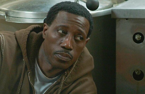 Wesley Snipes als James Dial in The Contractor