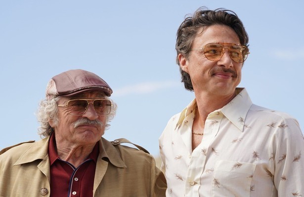 Robert De Niro en Zach Braff in The Comeback Trail