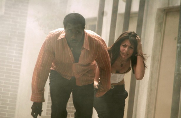 Silvia Colloca en Wesley Snipes in The Detonator