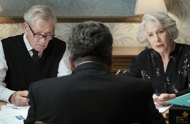 Ian McKellen als Roy Courtnay en Hellen Mirren als Betty McLeish
