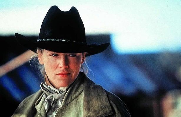 Sharon Stone schiet met scherp