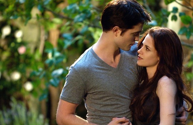 Robert Pattinson en Kristen Stewart in The Twilight Saga: Breaking Dawn - Part 2