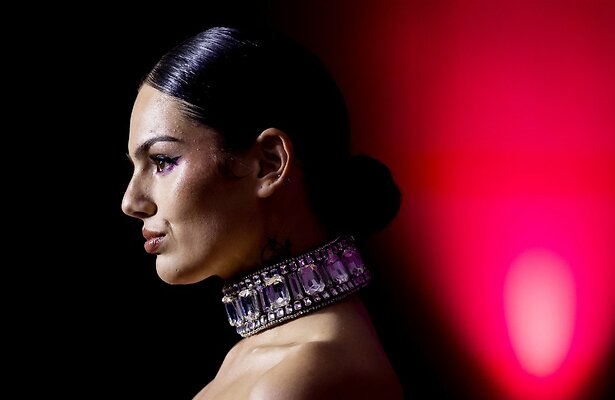 Famke Louise in The Roast