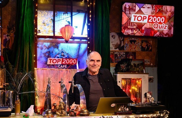 Leo Blokhuis voor Top 2000 Quiz