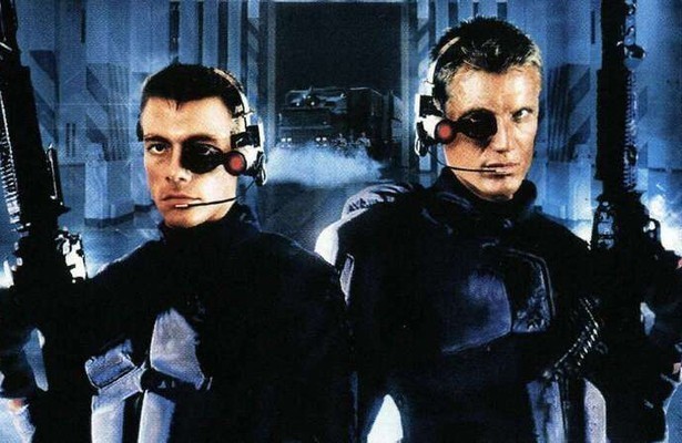 Jean-Claude Van Damme is een robotsoldaat