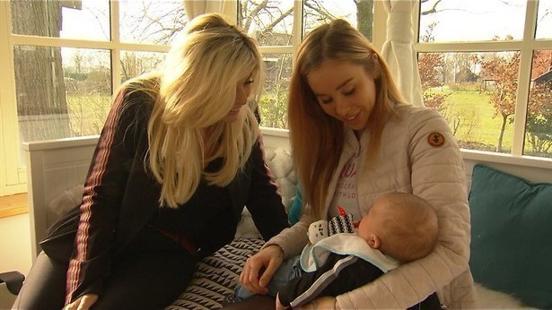 Bobbi Eden helpt de zwangere Gigi